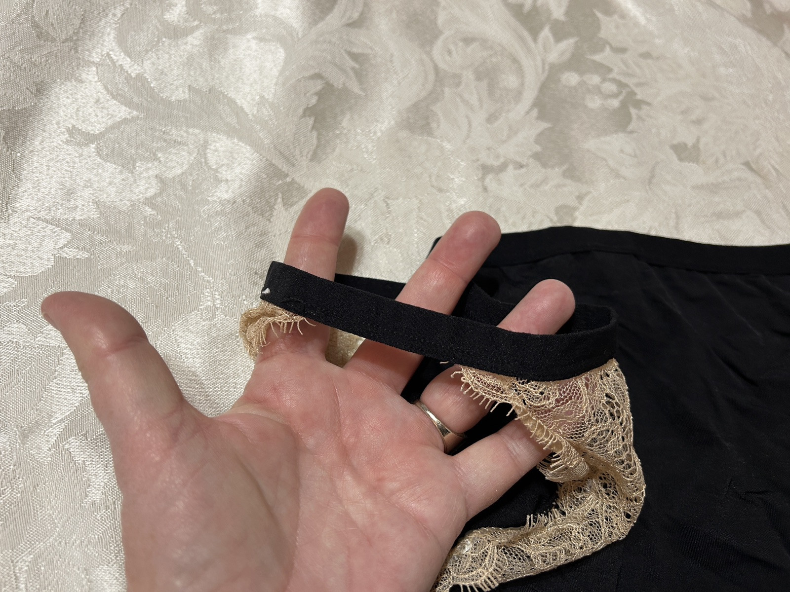 Vtg CACIQUE Lace 22/24 Black/Nude String Bikini Panties #326