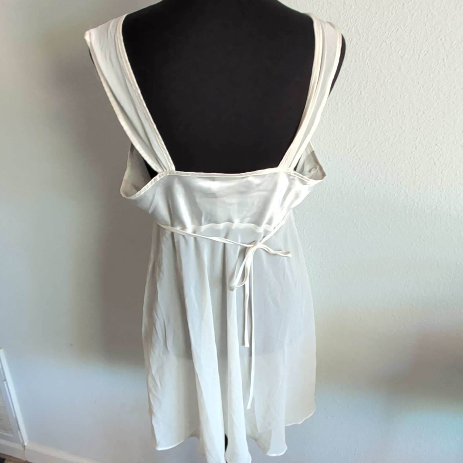 Secret Treasures Ivory Polyester Satin Slip Chemise Lace Trim Lingerie Size L