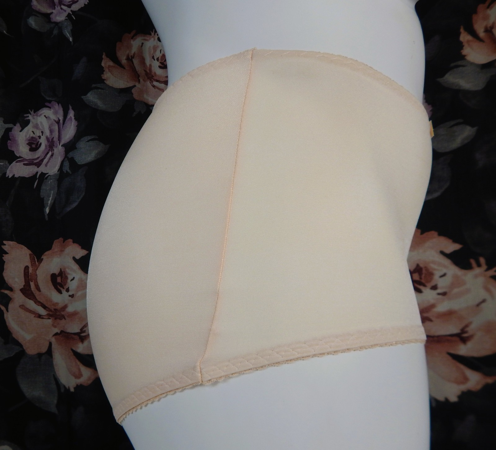 VTG Bali Panties Satin Brief Shaper Granny Panty, Size XXXL 35/36, Style 8500