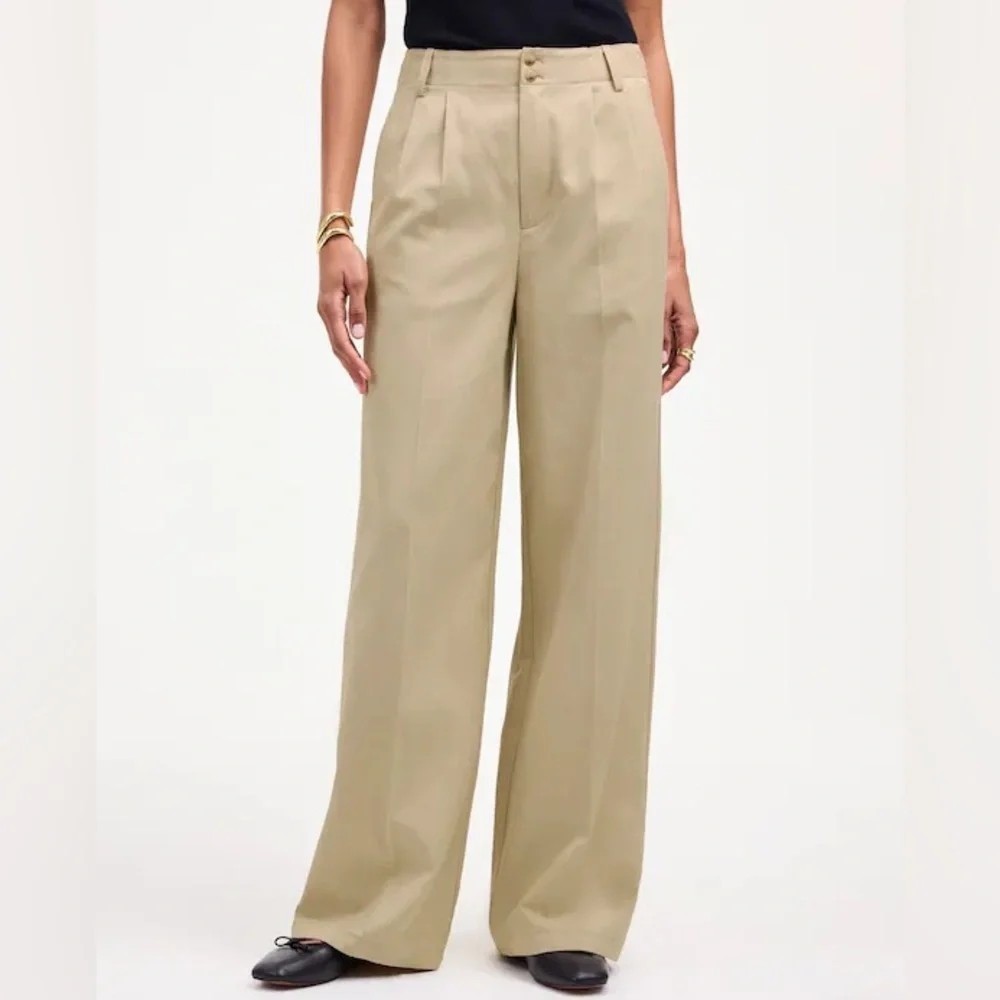 Madewell The Harlow Wide-Leg Pant in Drapey Twill Pants Vintage Khaki- Size 4