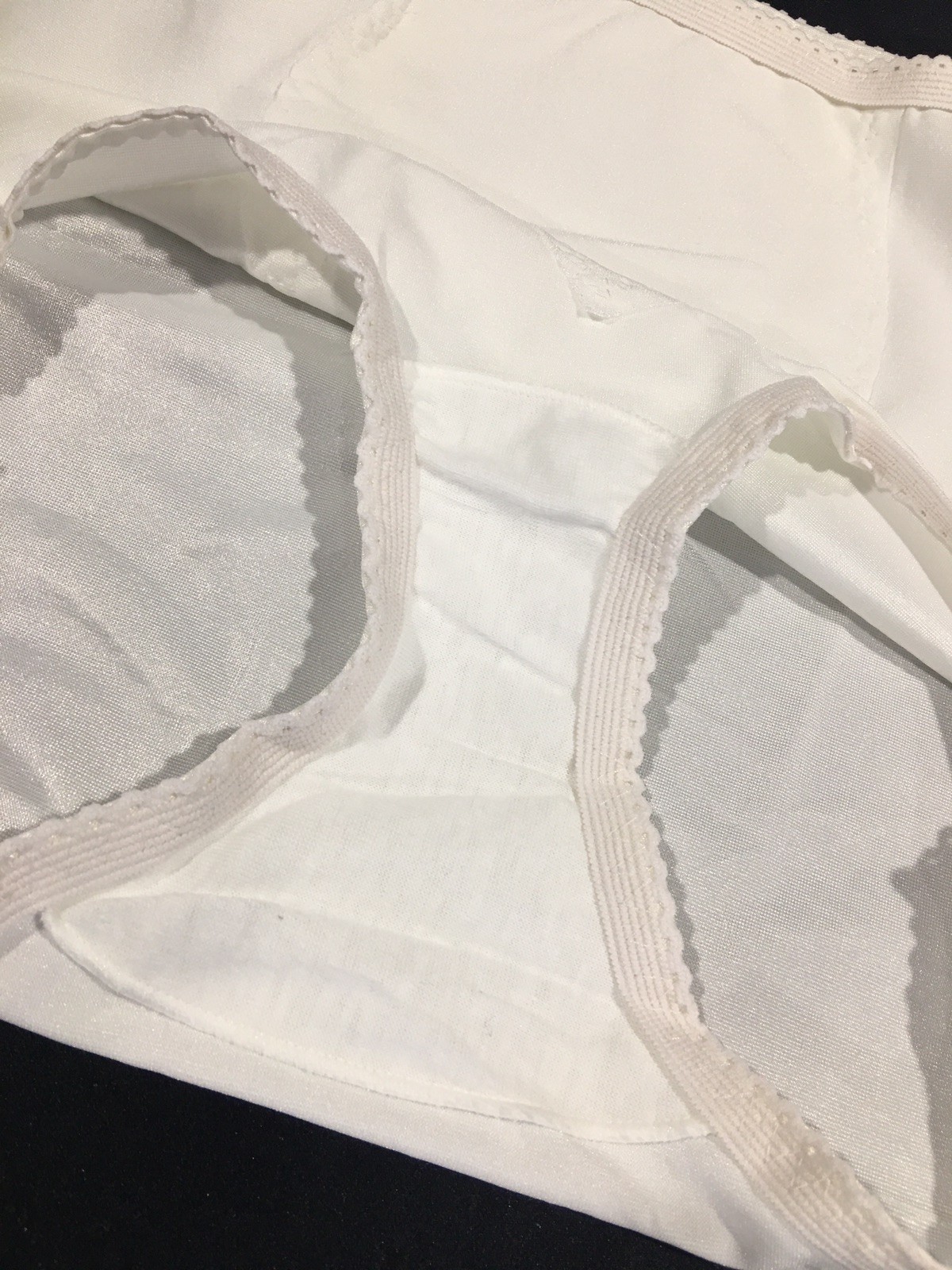 Vtg Hanes Her Way White Second Skin Satin Girdle Panty L