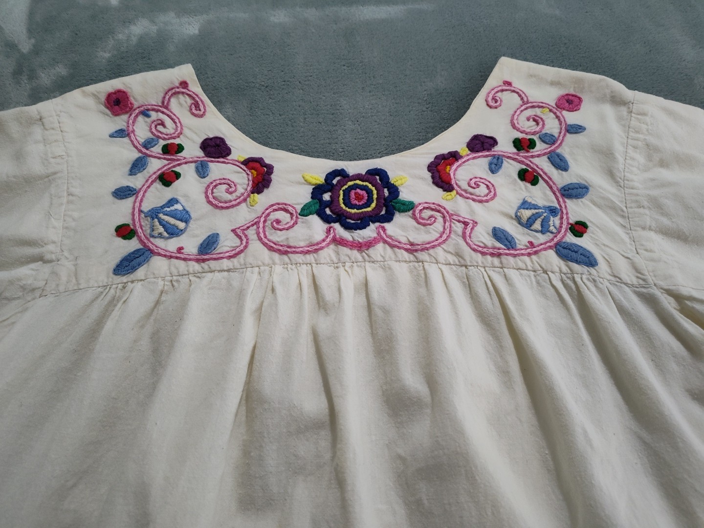 1970s Hand Embroidered Peasant Top Boho Floral Medium/Large Vintage Has Stains