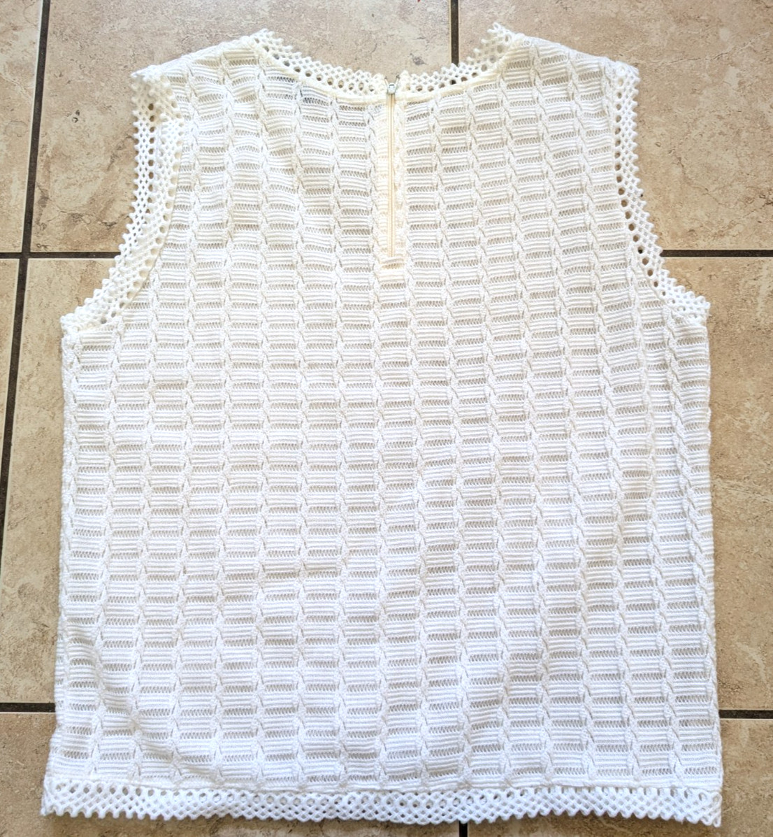 Vintage White Sleeveless Openwork Knit Crew Neck Sweater Blouse – SZ 4/6 80s 50s
