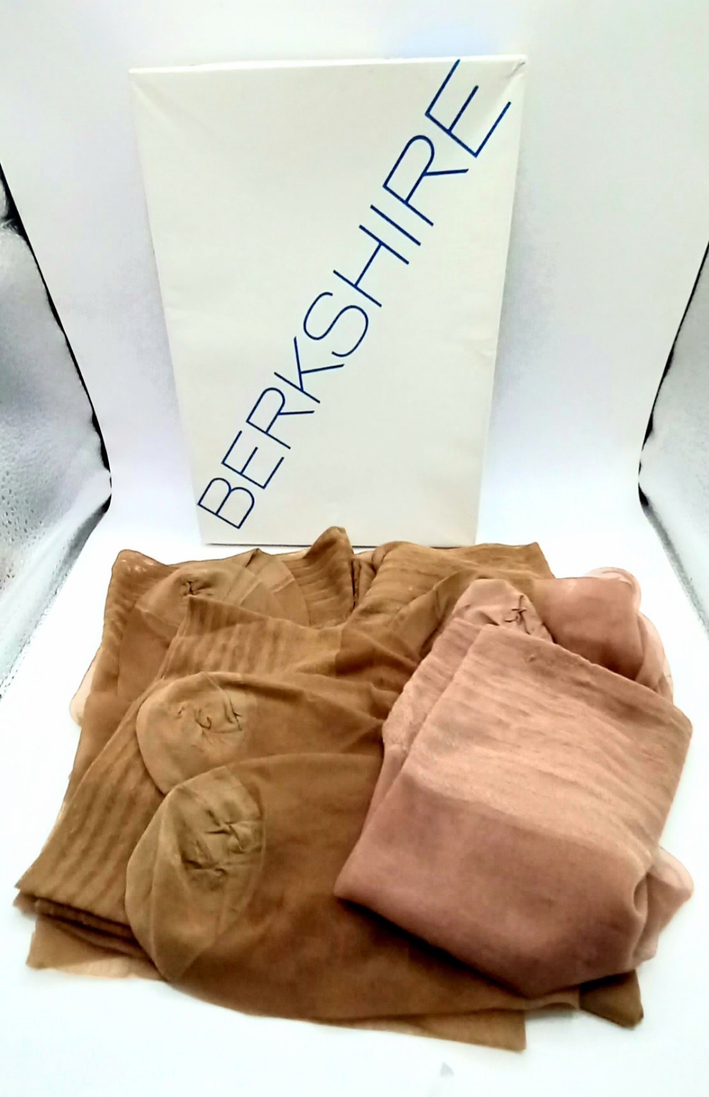 OSS 1960s Berkshire Nylon Stockings 4 Pair Thigh Hi Rose Beige 10.5 In Box USA