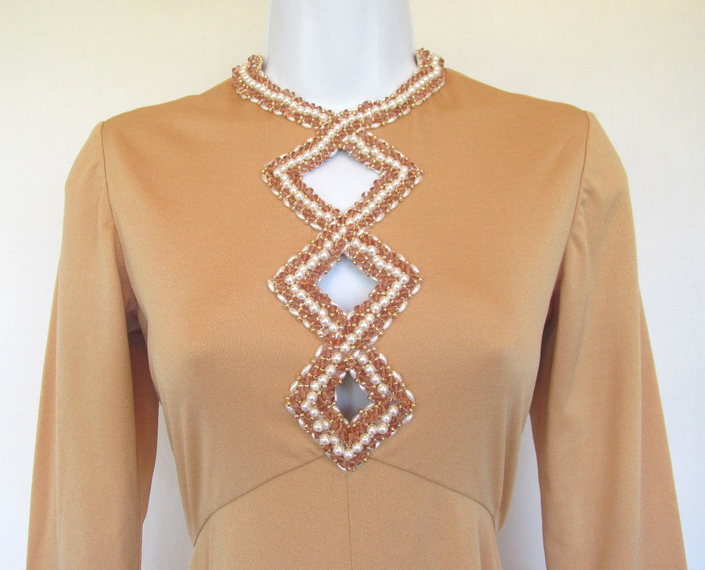 VINTAGE DRESS 1950s 60s MOD VICTORIA ROYAL BEADS KEY HOLE BRONZE SIZE 10 PEARLS