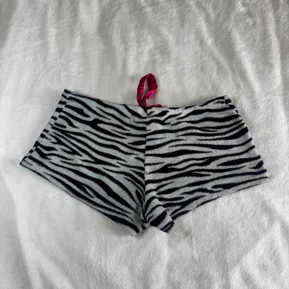 No Boundaries soft fluffy pink zebra print mini shorts y2k vintage mcbling