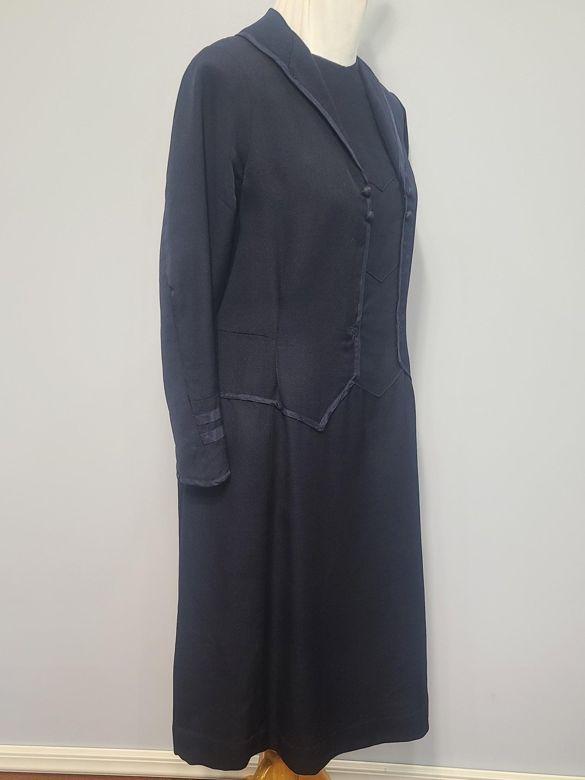 Vintage 1920s Flapper Dress Dark Blue / Black Wool German (B-40&Prime; W-37&Prime;) AS-IS