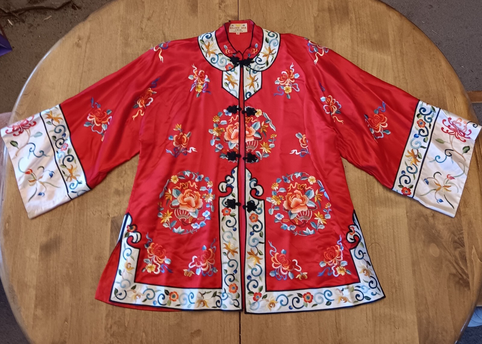 60&rsquo;s Golden Bee Red Embroidered Silk Kimono