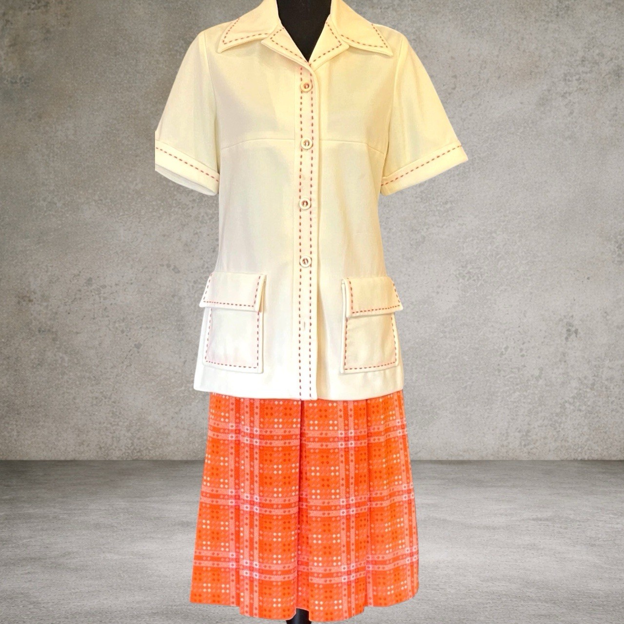 Vintage 60s-70s Sports Wear Suit Womens Blouse Skirt Set MOD Big Collar