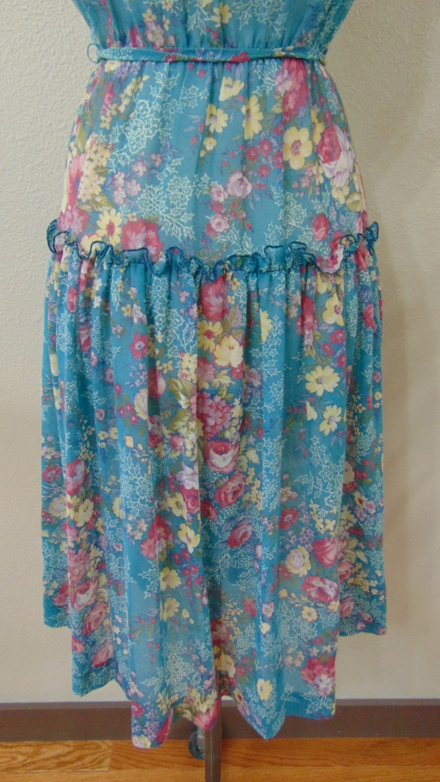 Vtg 70s Cottagecore Prairie Tiered Summer Beach Floral Spaghetti Straps Dress