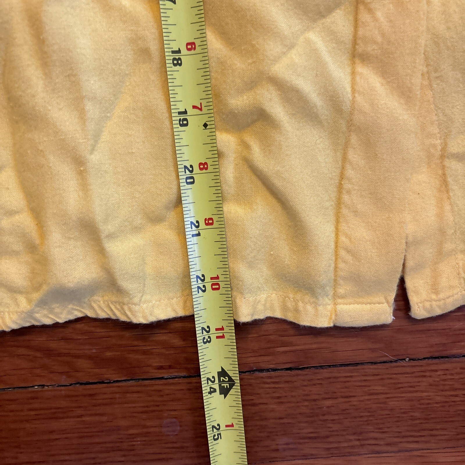 VTG Entity Women&rsquo;s 42 Yellow Button Down Long Sleeved Pocket Blouse