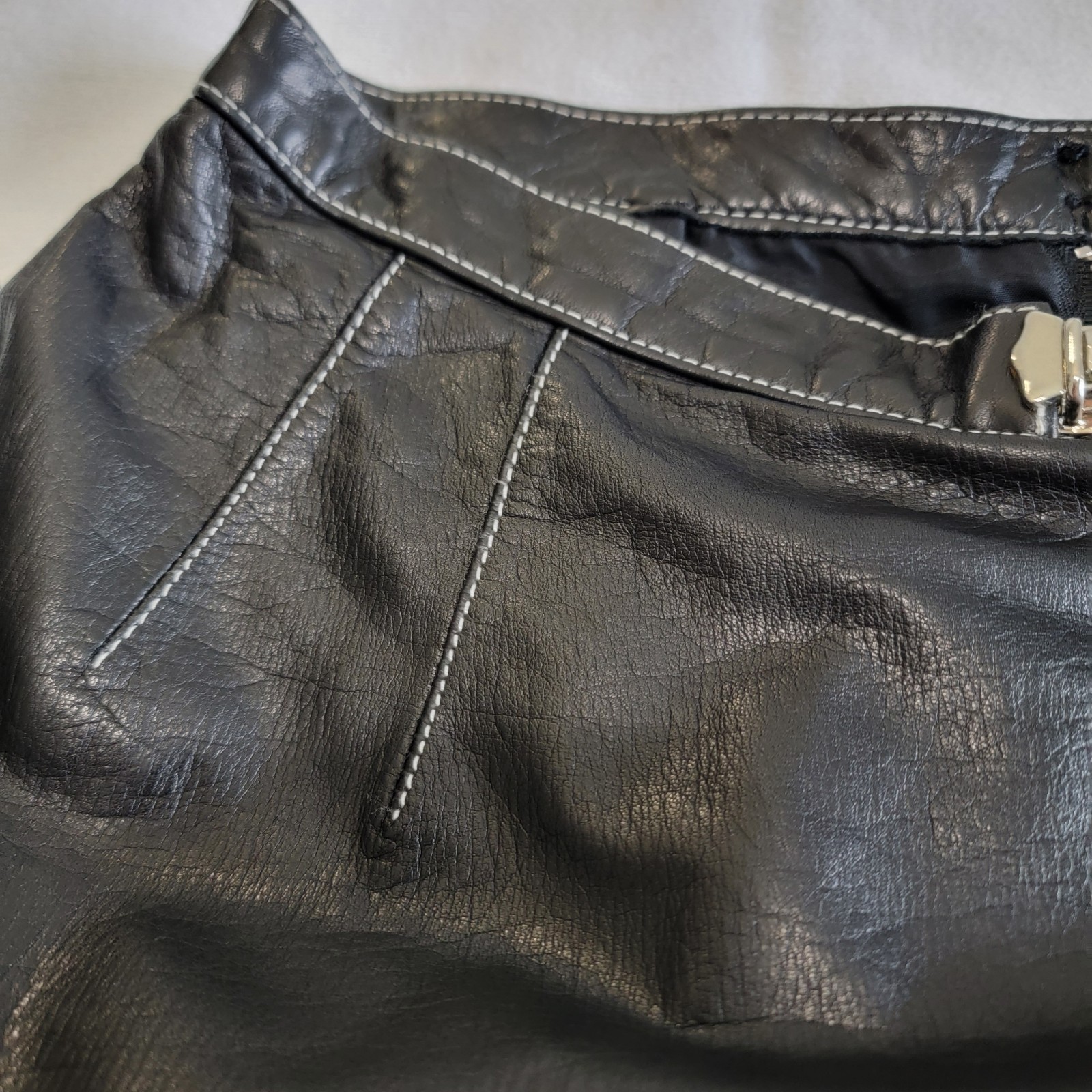VTG Emanuel Ungaro Petit Mini Skirt Women Genuine Leather Black US 6 / Italy 40