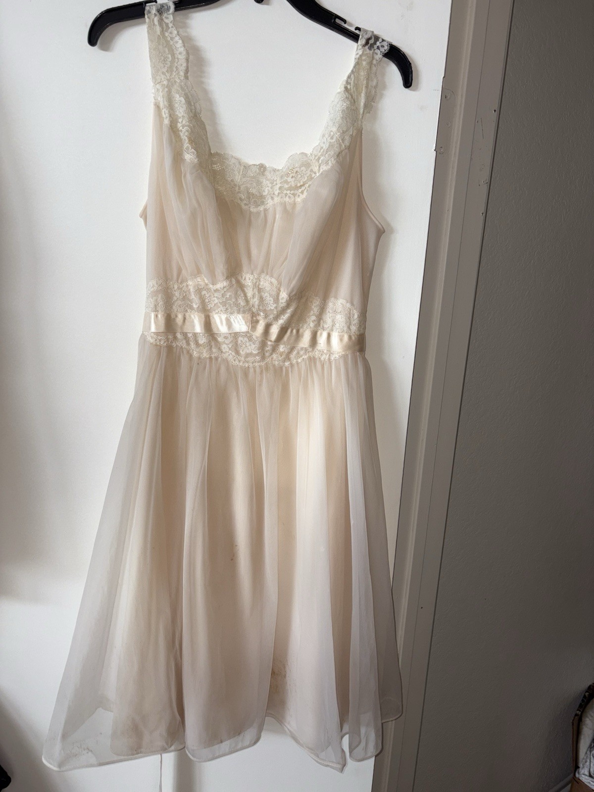Vintage Vanity Fair Tulle Lace Tie Waist Gorgeous Nightgown Size 38