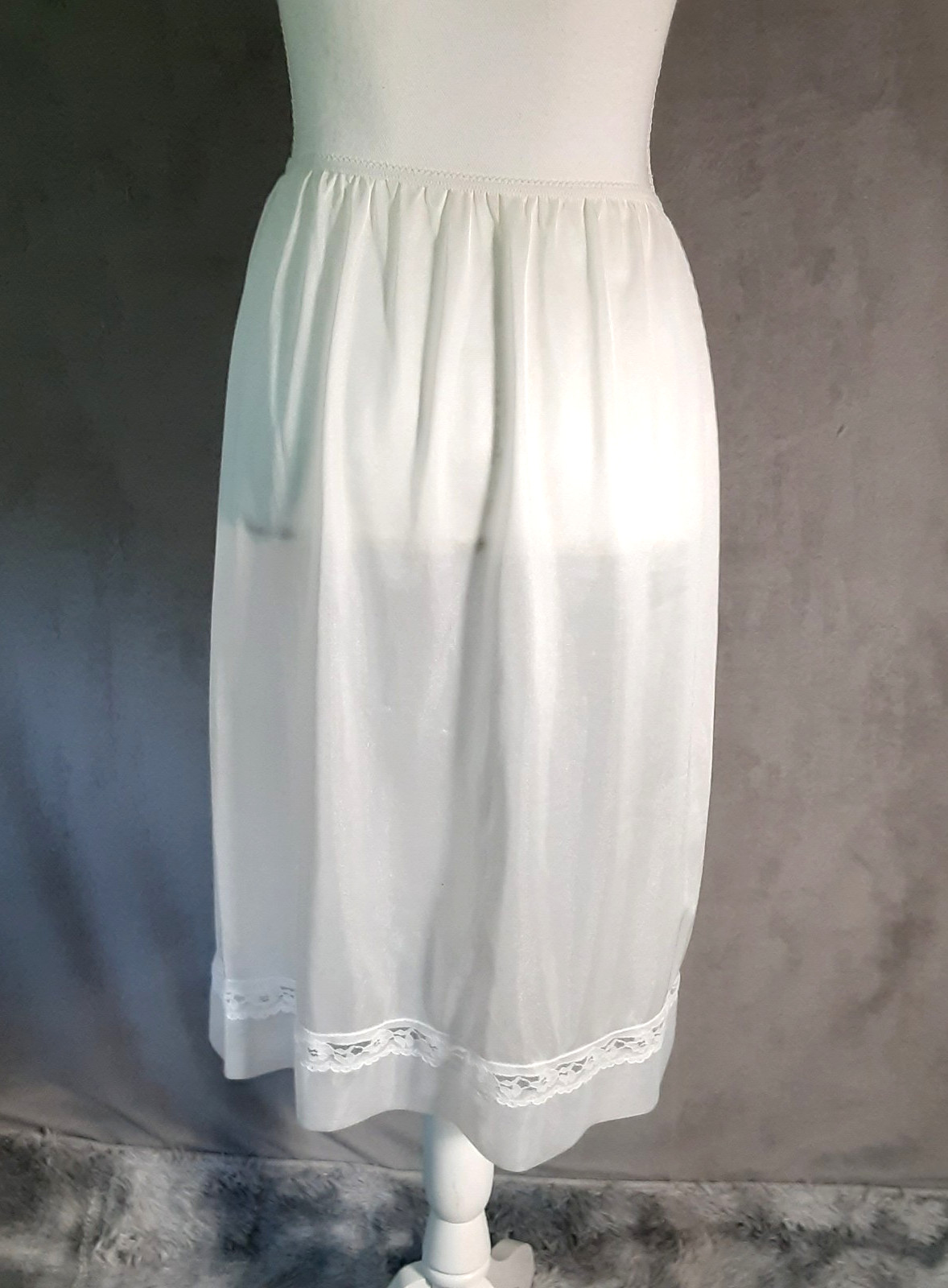 Vintage Half Slip Berkliff White Nylon Medium Lace Trim Hem 25.5&Prime; Long