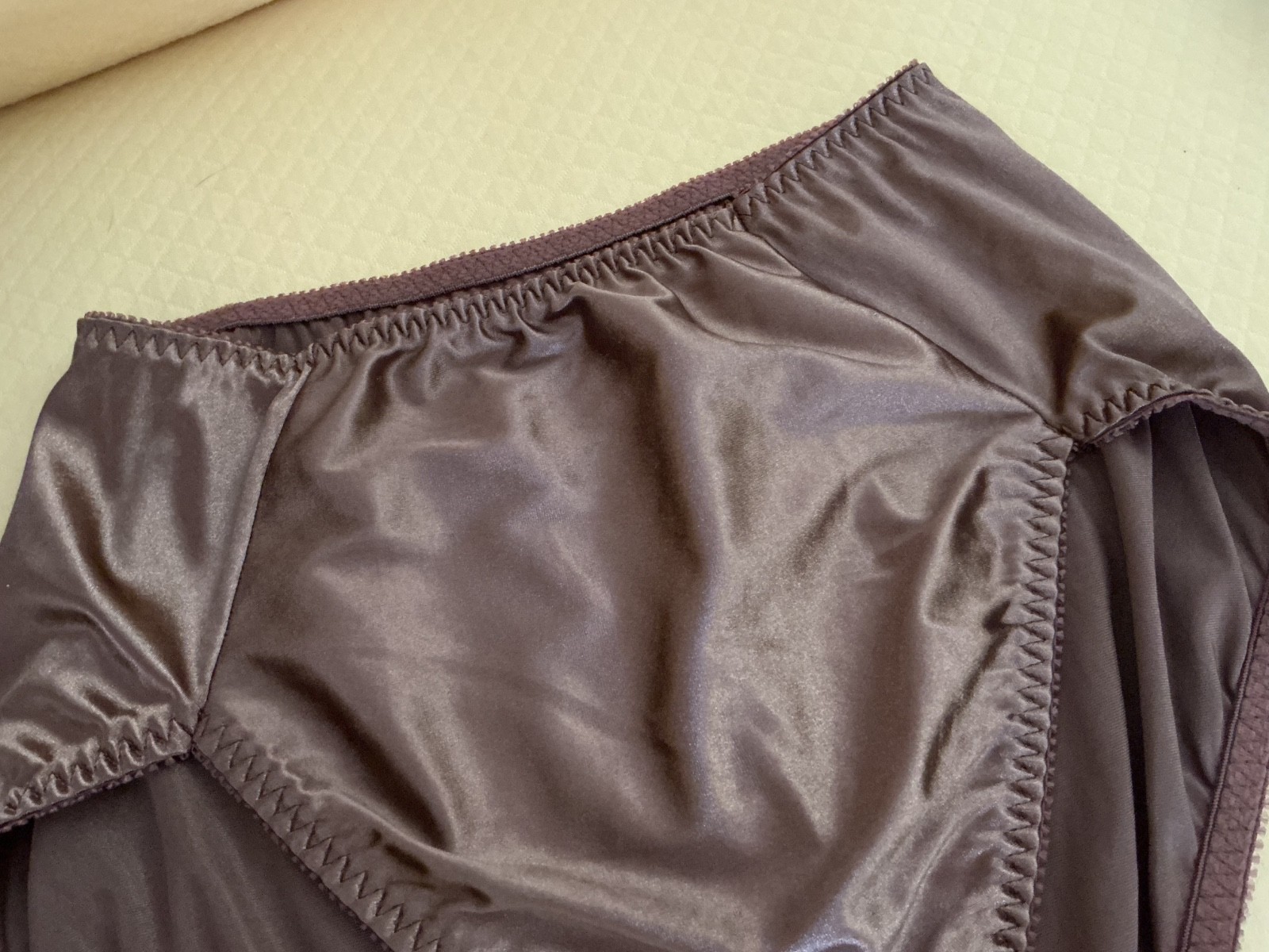 VINTAGE VASSARETTE SECOND SKIN SATIN HIGH CUT LEG COTTON GUSSET PANTY