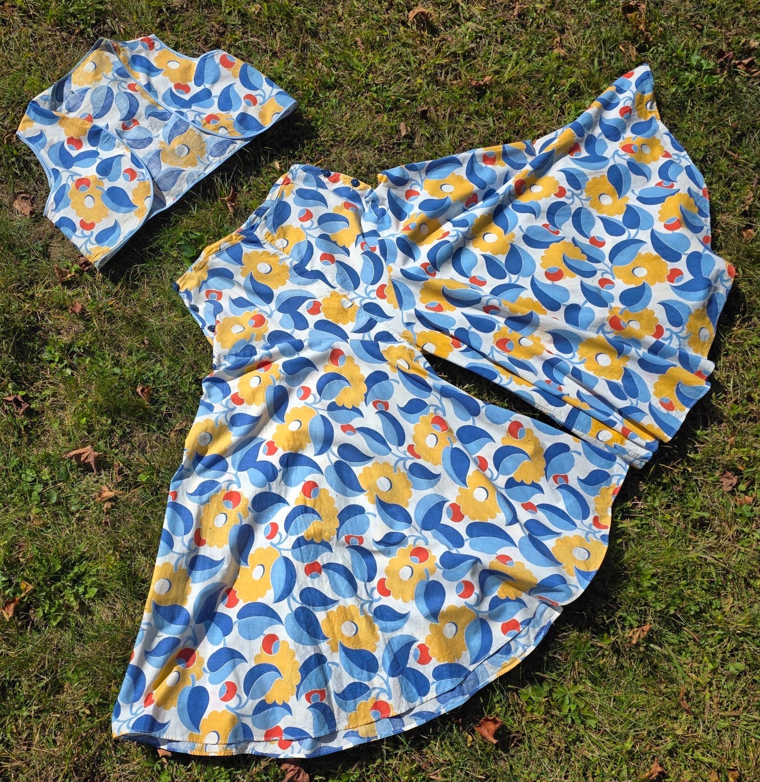 ART DECO 1930’S FLORAL PRINT BEACH PAJAMAS W THE BIGGEST BELL LEG PANTS EVER