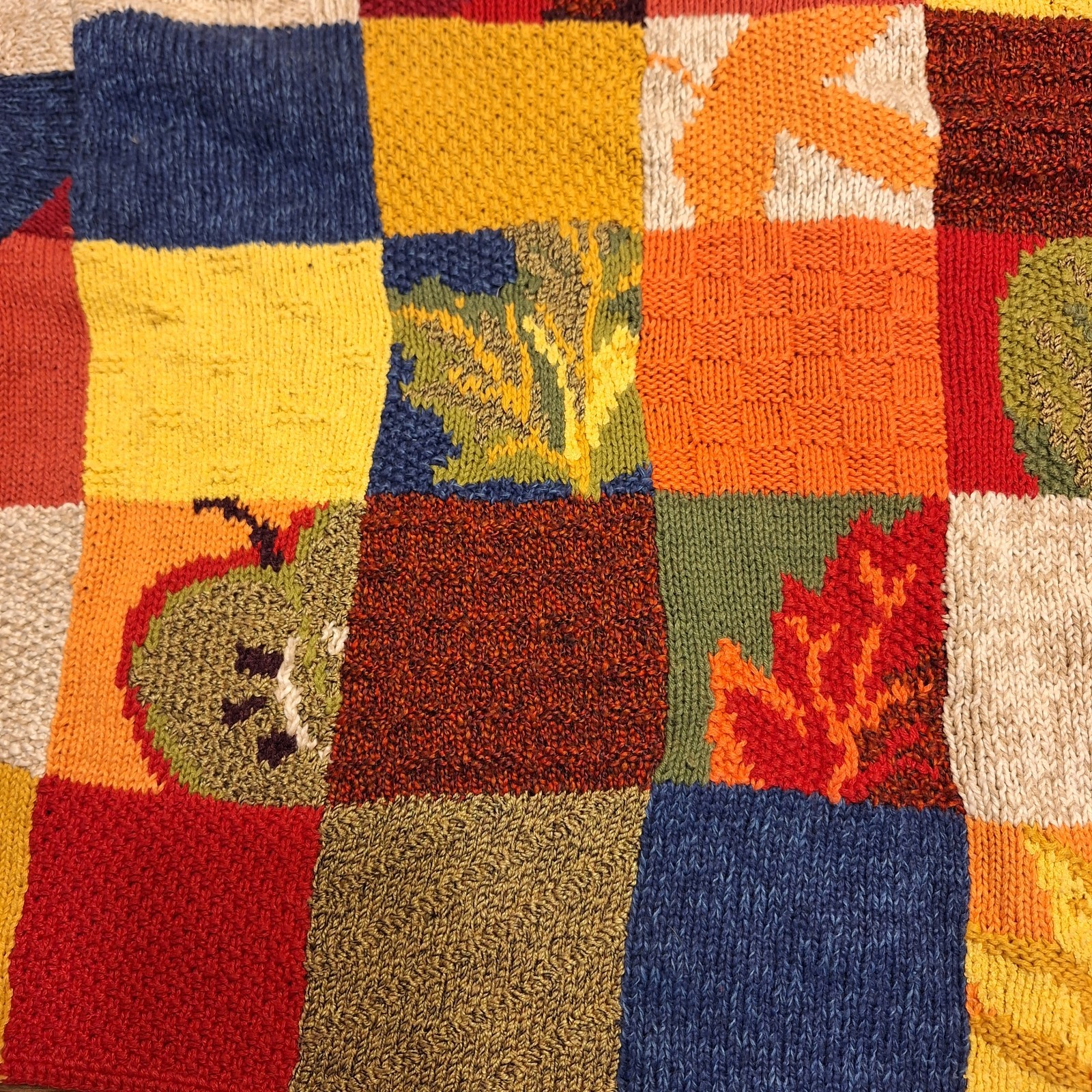 1990s Susan Bristol Patchwork Fall Apples Leaves Sunflower Rainbow Cardigan XL