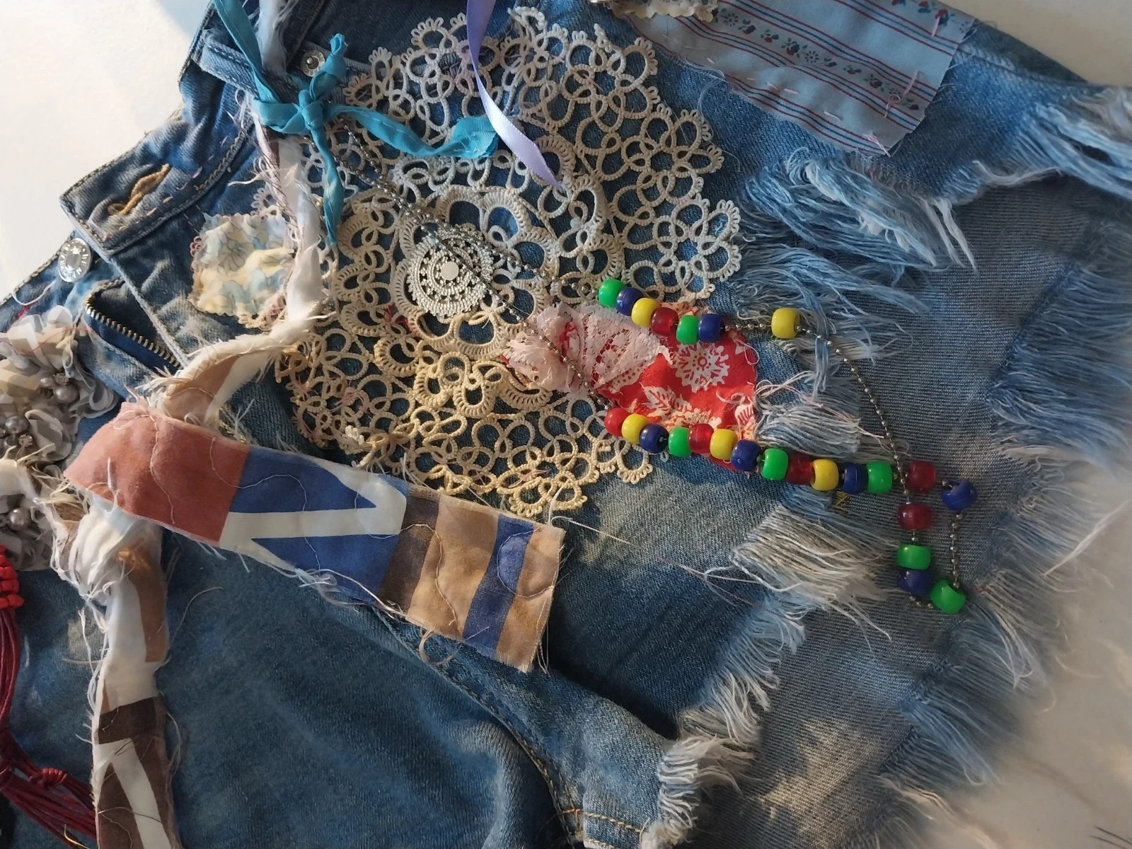 Vtg FRINGE CROCHET REWORKED ART TO WEAR DENIM SHORTS PATCHWORK BOHO HIPPY S
