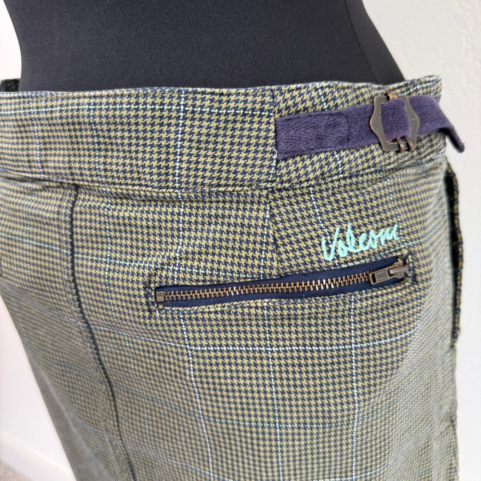Volcom Gals Green Houndstooth Plaid Mini Skirt Size 11 Cotton Skater Y2K Grunge