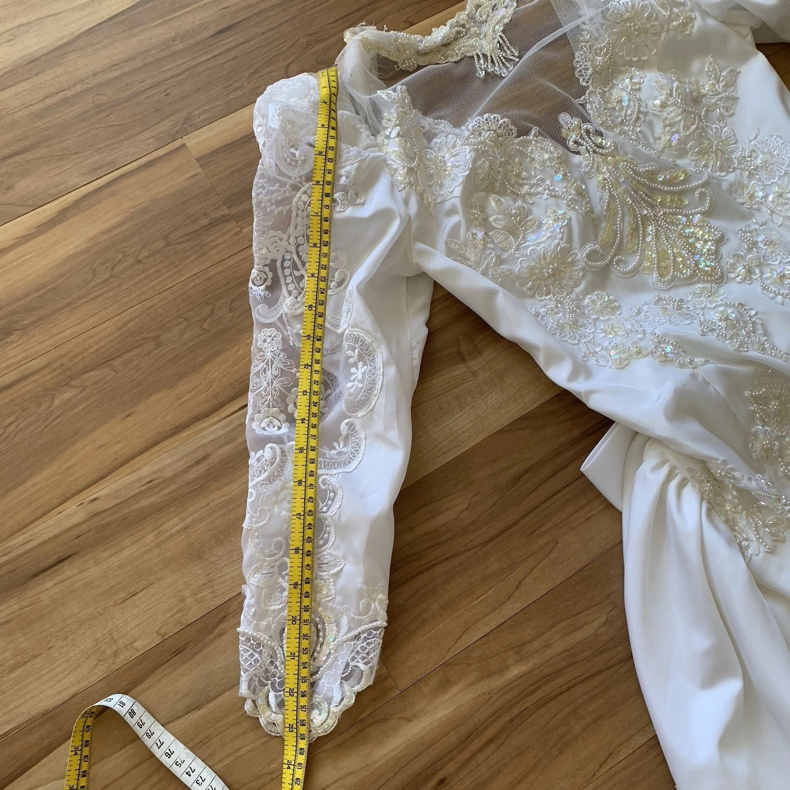 Wedding Dress White Size Small Sequin Lace Embroidery Princess High Collar Veil