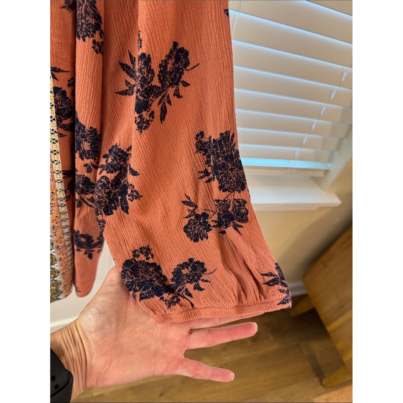 Boho Rust Floral V-Neck Peasant Blouse Navy Patterned Center Puff Sleeve Top