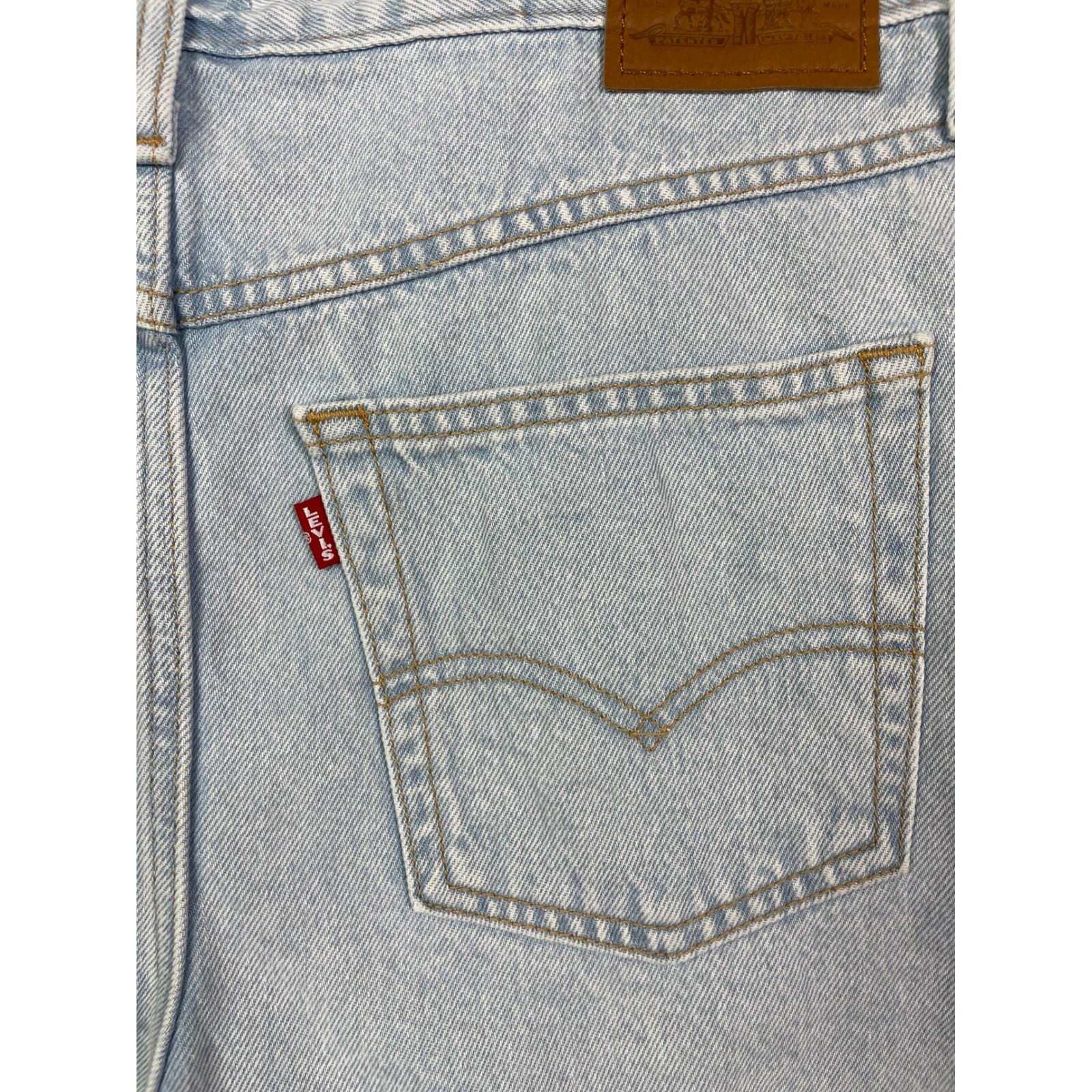 Levi&rsquo;s Premium 80s Mom Shorts Size 32 Light Wash Denim High Rise Blue Jean