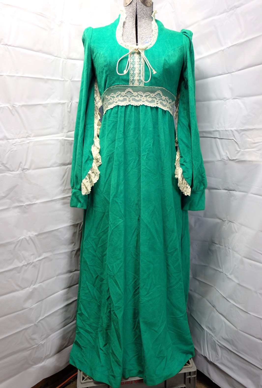 1970&rsquo;s Green Velvet & Lace Maxi Dress Empire Waist w/ Bell Sleeves Cottagecore