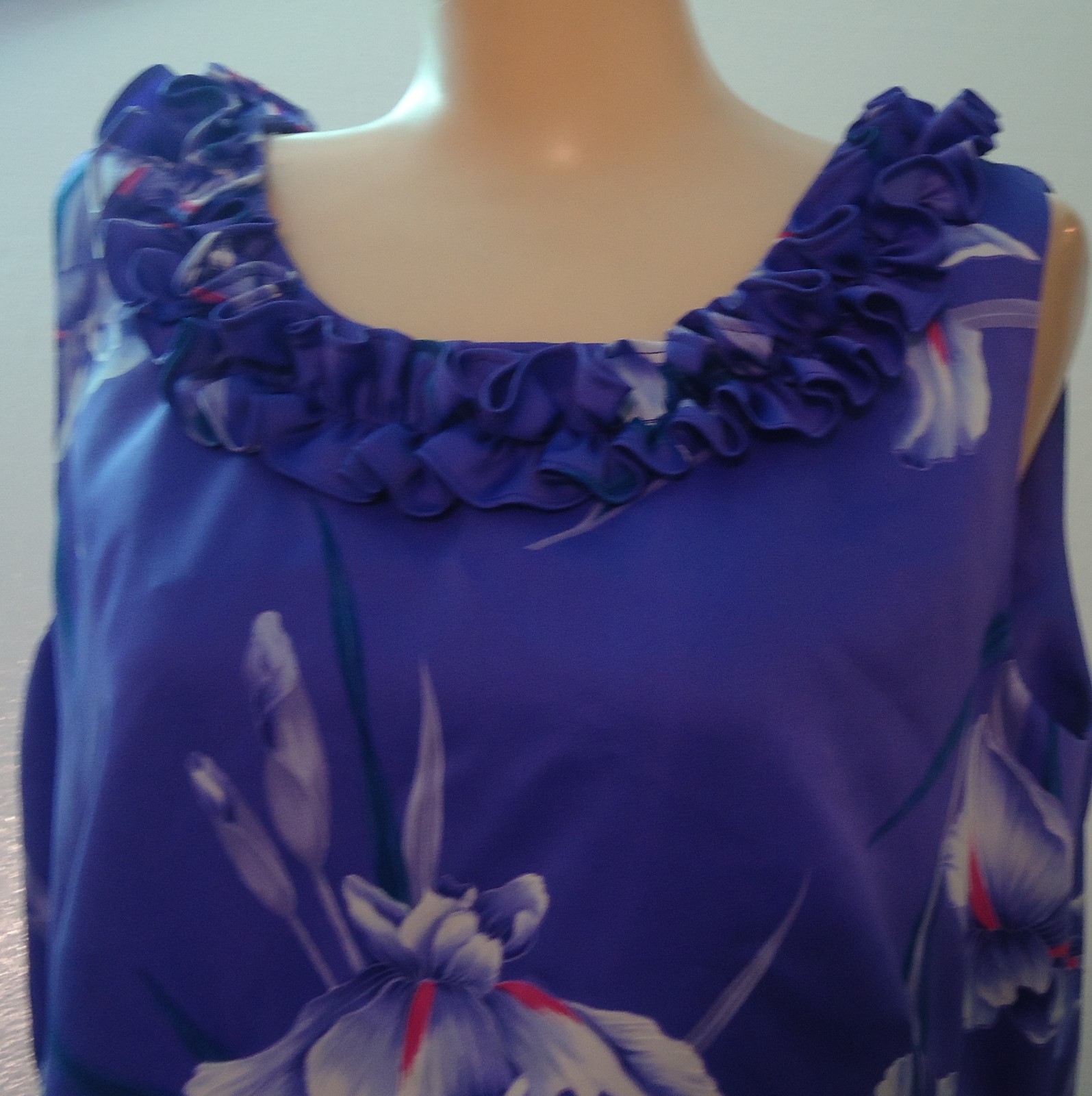 VTG Purple Silky Sleeveless Hawaii Hawaiian Dress Daffodil Ruffled Collar UA 42