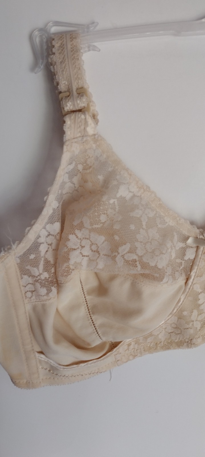 VINTAGE CARNIVAL 40C BEIGE WIRELESS FULL COVERAGE FLORAL LACE 065 GIVE N TAKE…