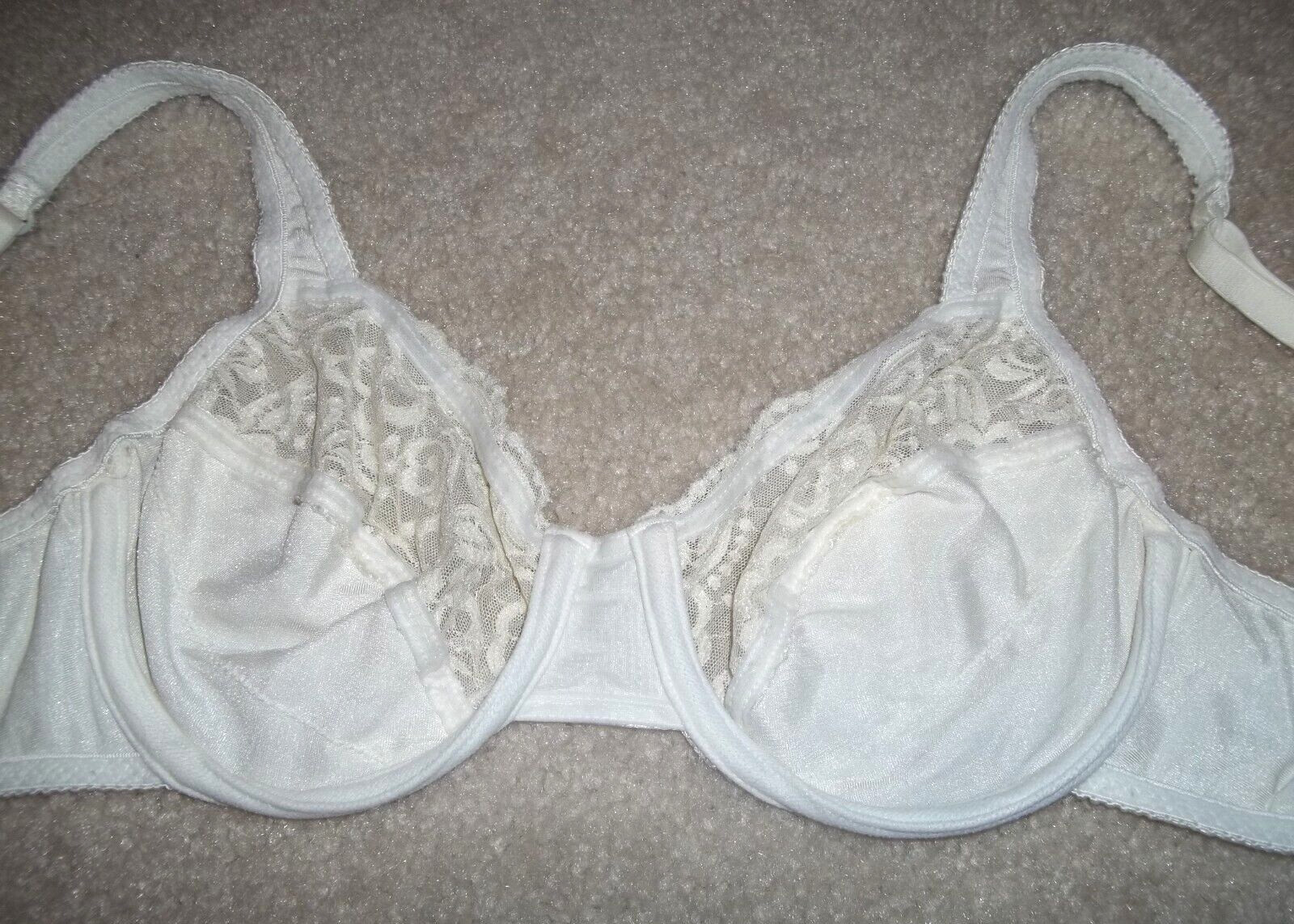 Vtg VASSARETTE 75-014 Second Skin Satin Embroidered Lace Floral 34C Bra ~ White