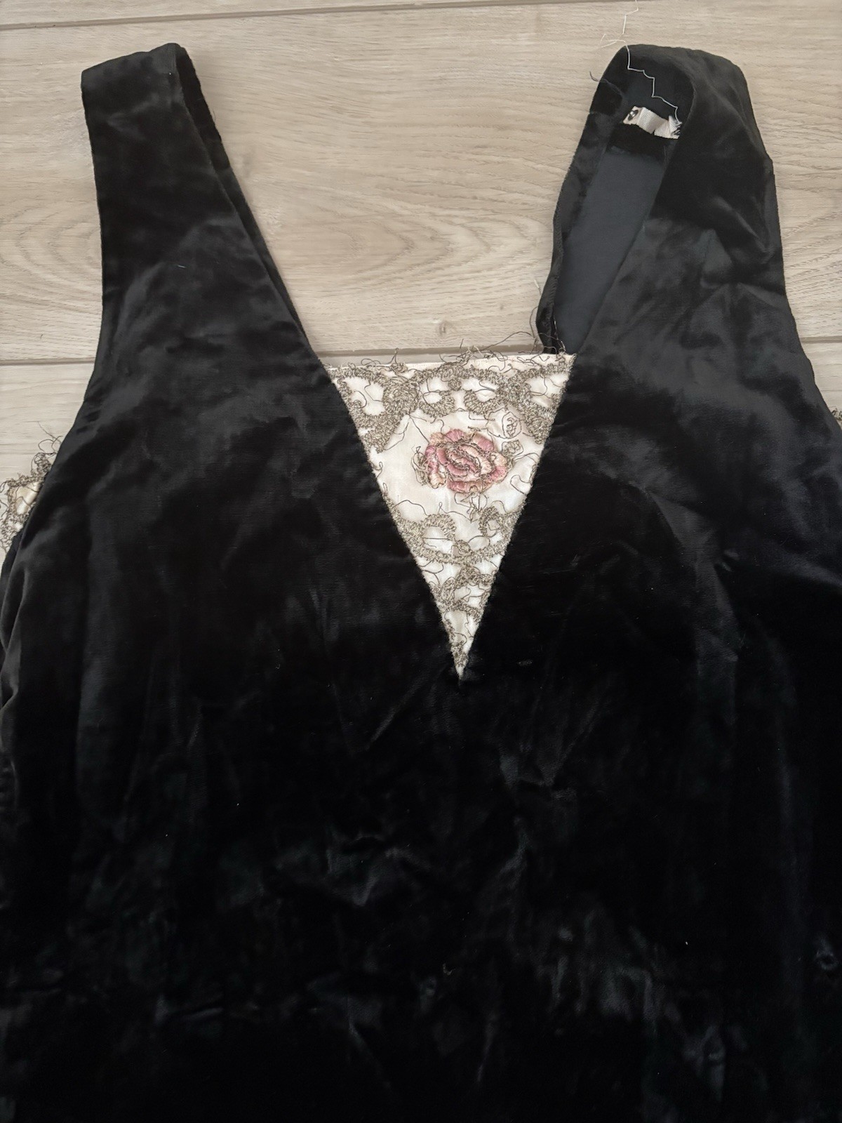 Vintage 1920&rsquo;s Flapper Art Deco Black Dress w Lace Metalic Lace Accents M/L