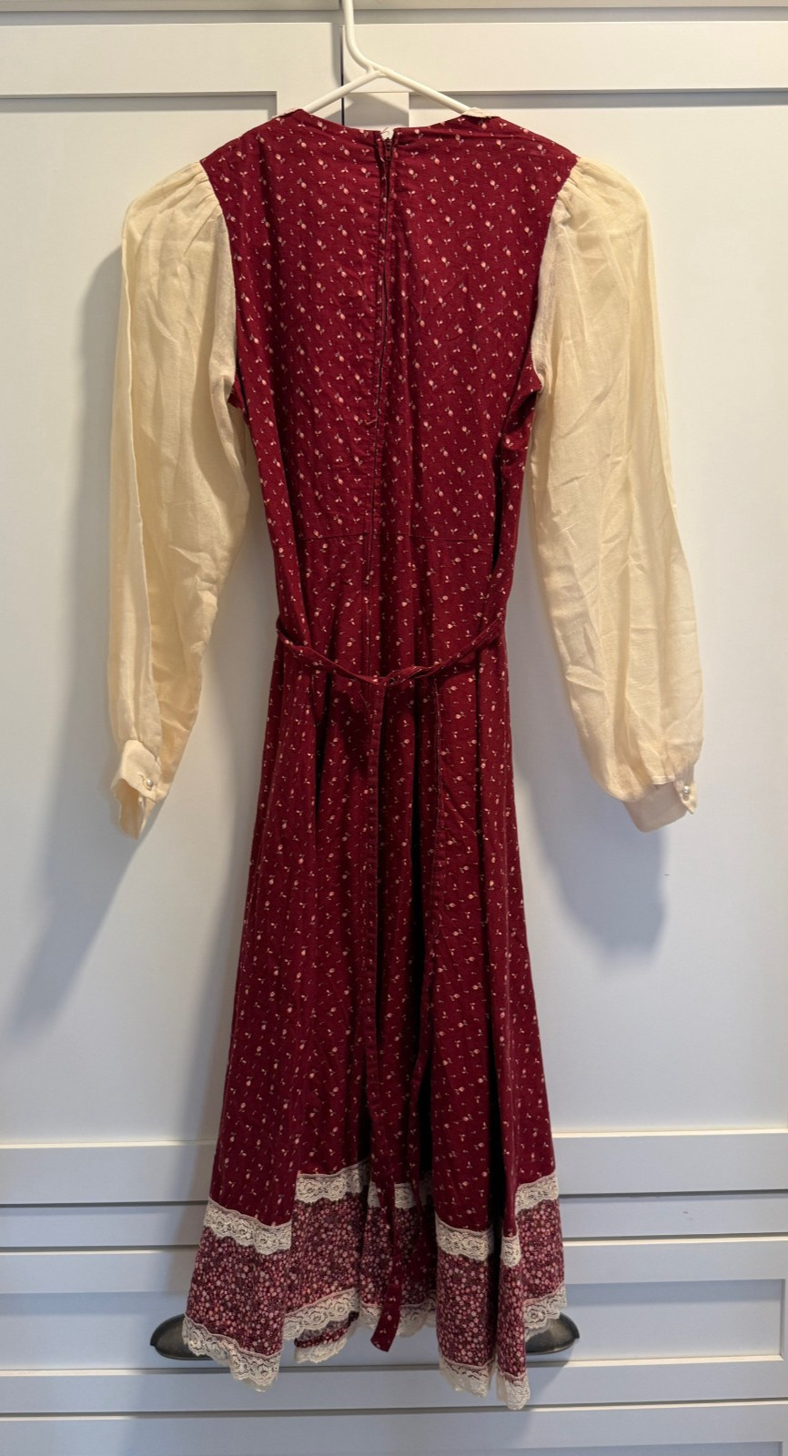 Vintage 1970&rsquo;s PRAIRIE FLORAL Romantic Dress Size 7/8 Unbranded Bee Darlin&rsquo;?