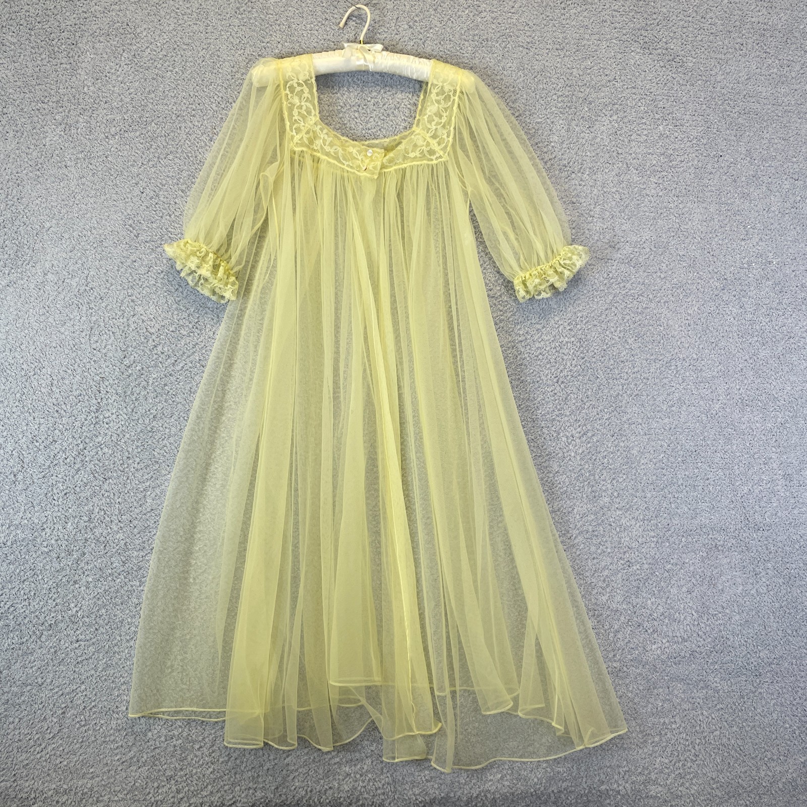 Vintage 50s 60s Yellow Lace Babydoll Nightgown & Peignoir Set Vanity Fair Small