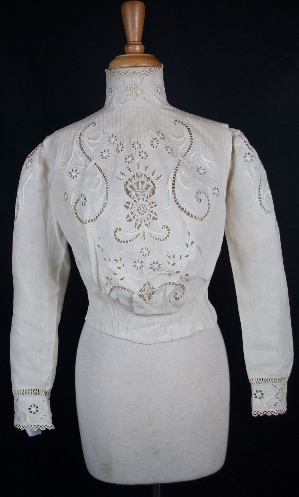 Edwardian 1908 Cutwork Whitework Linen Walking Suit – 3 Piece Outfit