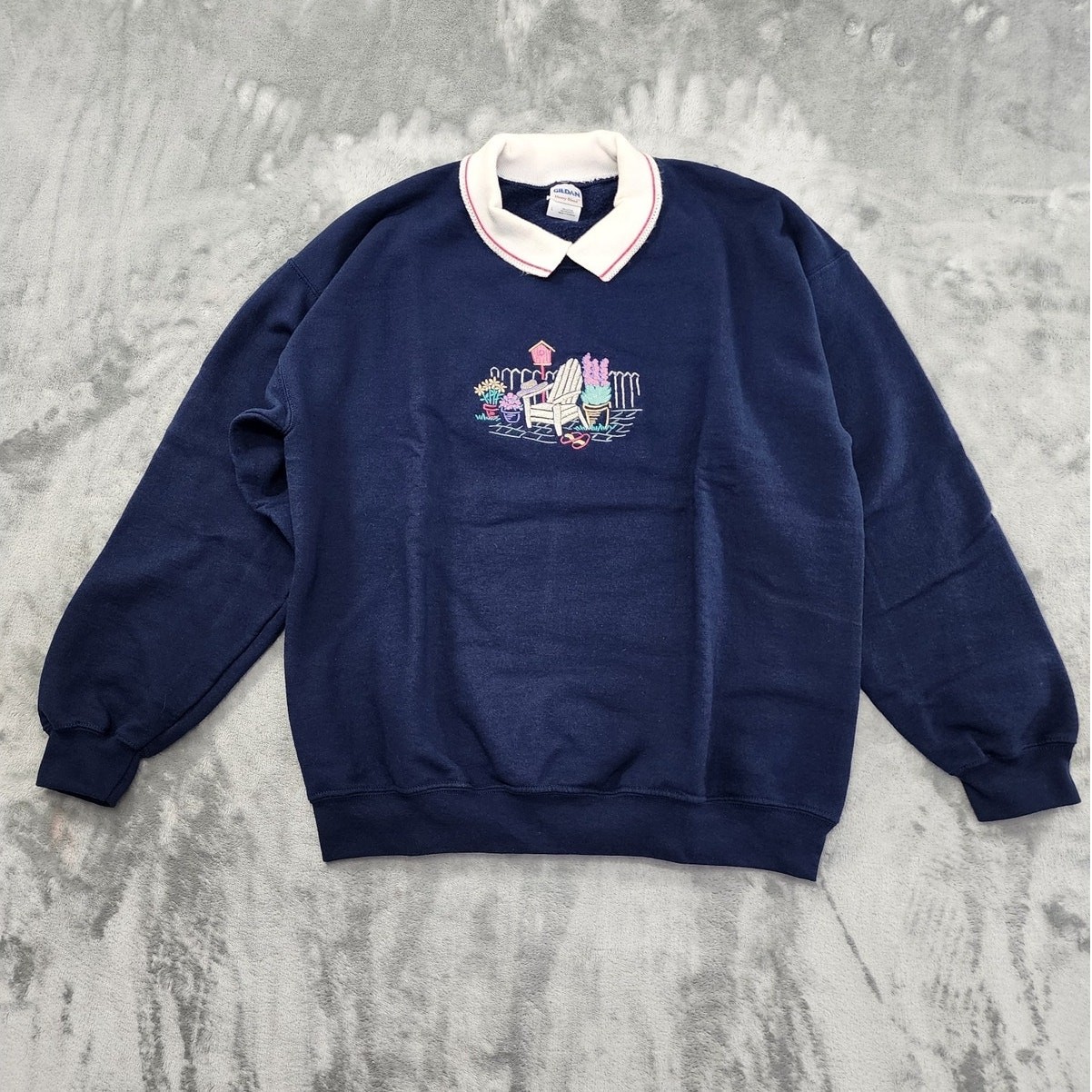 Vintage Gildan Sweatshirt Womens L Blue Embroidered Collared Pullover Casual 90s