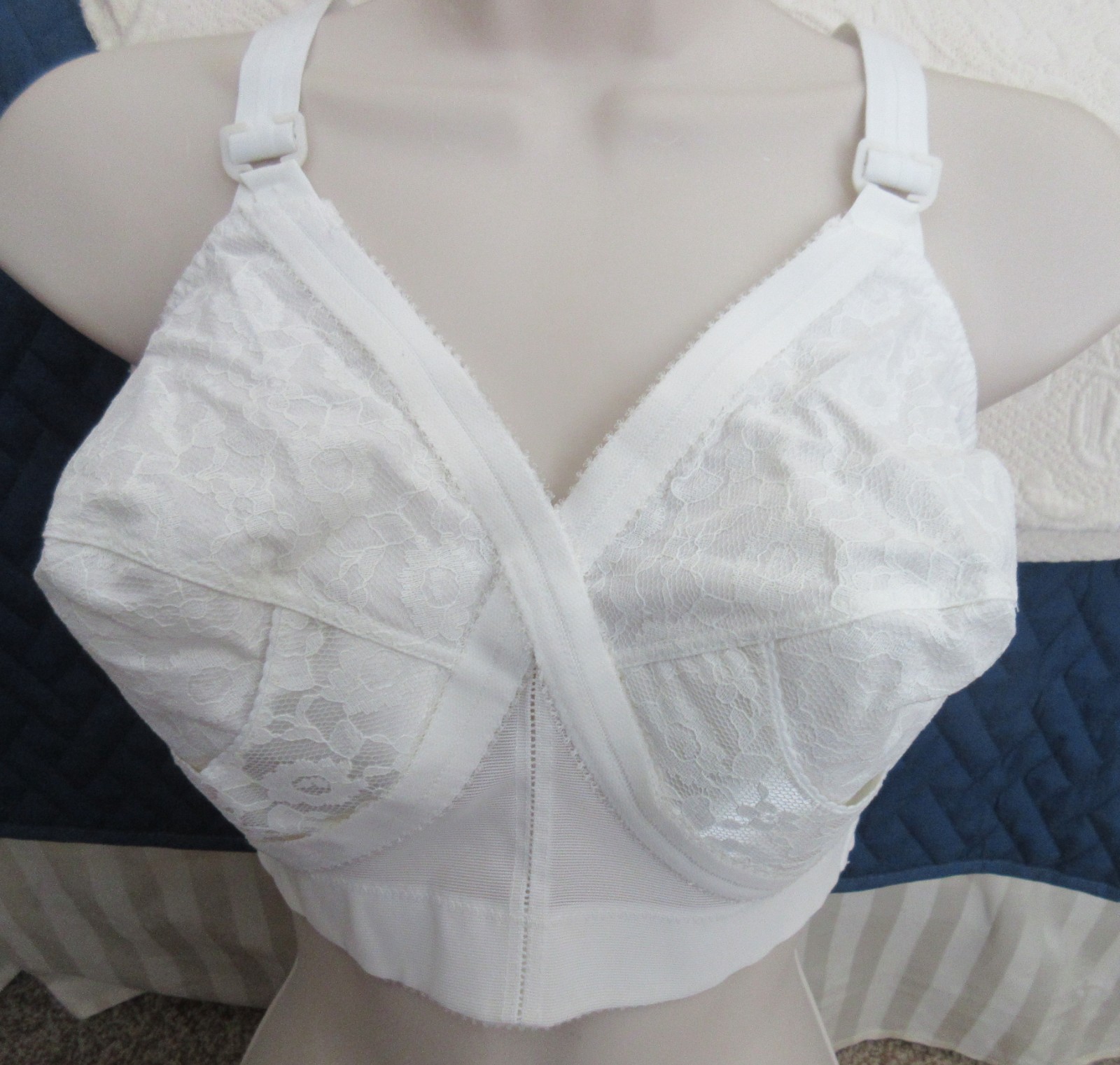 USA JC PENNEY 1960&rsquo;s LACY BULLET bra CROSS OVER 3621 style sling uplift 40 DD