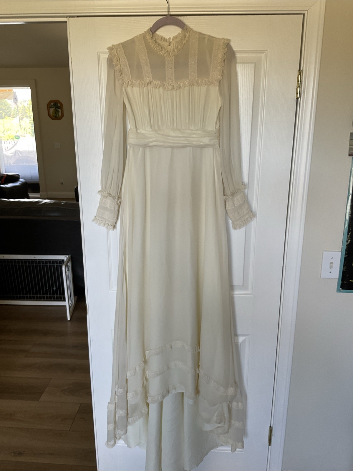 1970&rsquo;s IVORY CREAM COLOR LONG WEDDING DRESS Long Sleeve Lace Trim Size 13/14