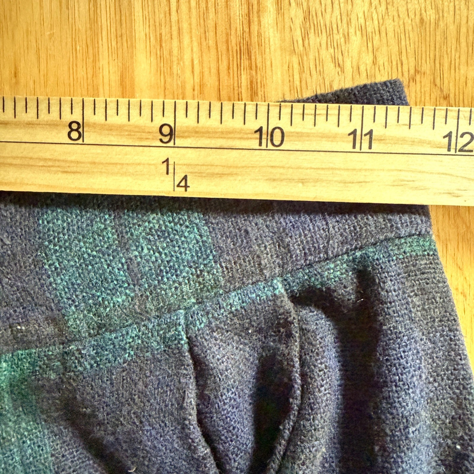 Vintage 90s Womens High Rise Pleated Long Shorts Black Watch Plaid Wool XS 23&Prime;