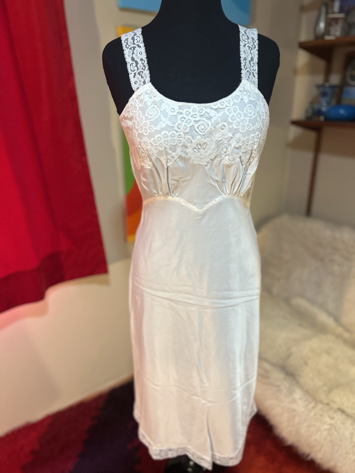 Vtg 50s Lady Lynne Back Magic Silky Nylon Lace 32 USA Union Ivory Slip Dress