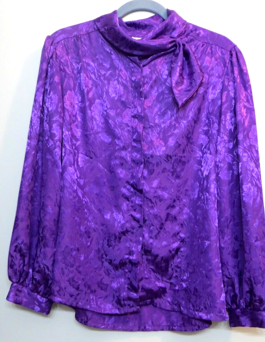 Vintage Lady Caribou Blouse Shirt Women Size 40 XL Button Up Shiny Purple Floral