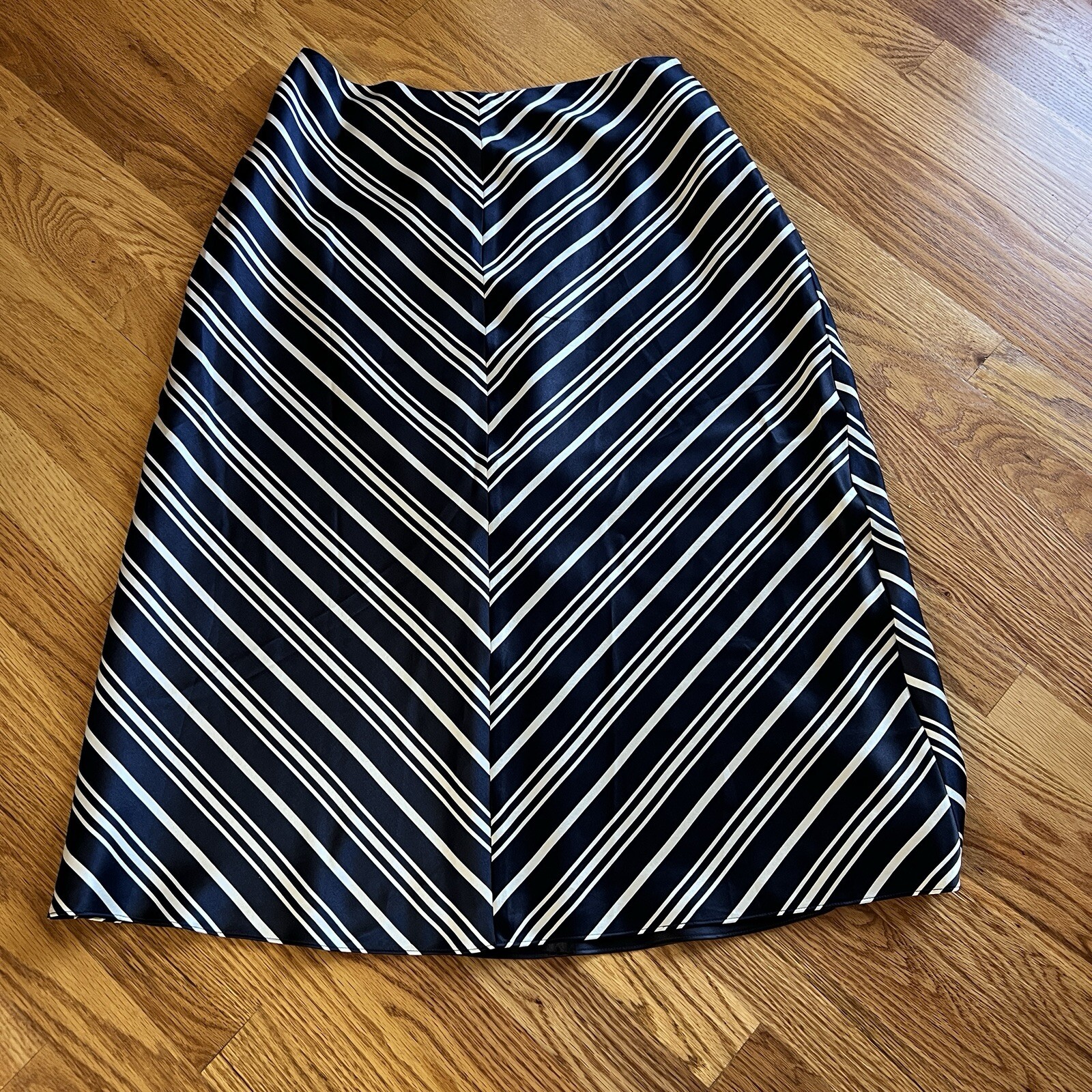Pendleton Silk Chevron Stripe Pencil Skirt Size 10 Navy White Workwear