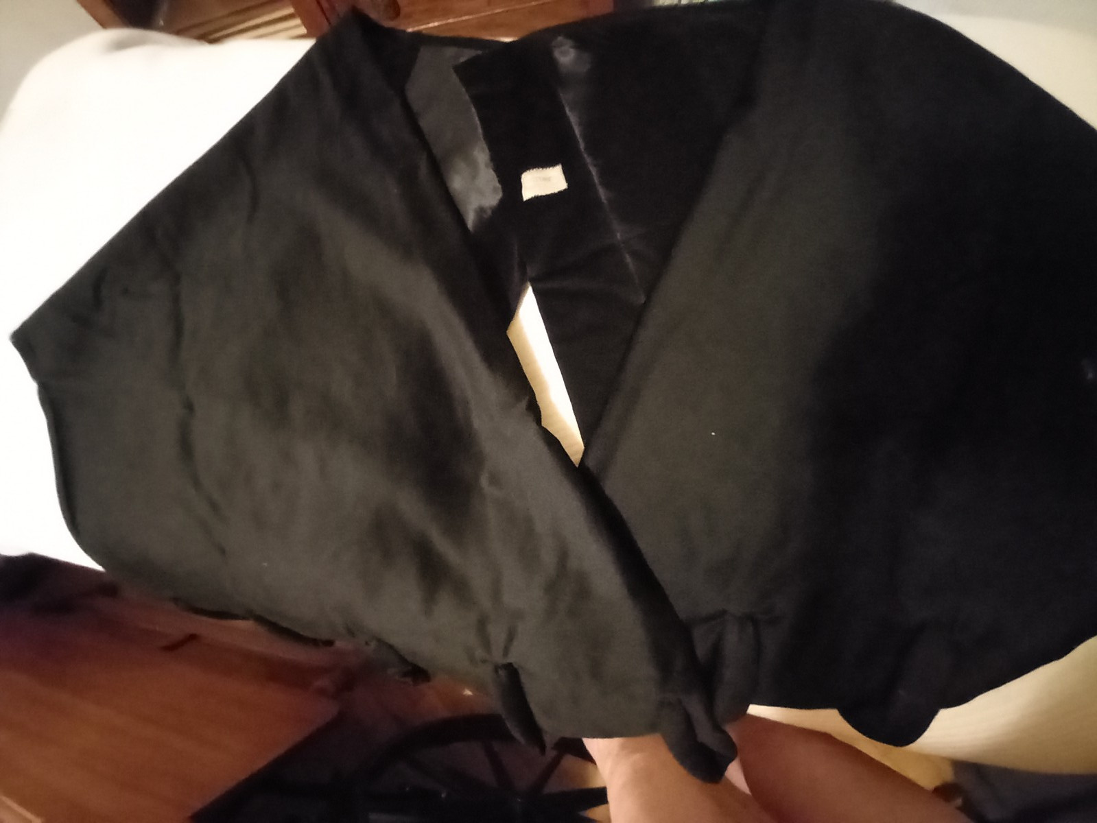 VTG 40s Opera cape, Blk, hand made, fur blend, elegant. Unusual bottom finish