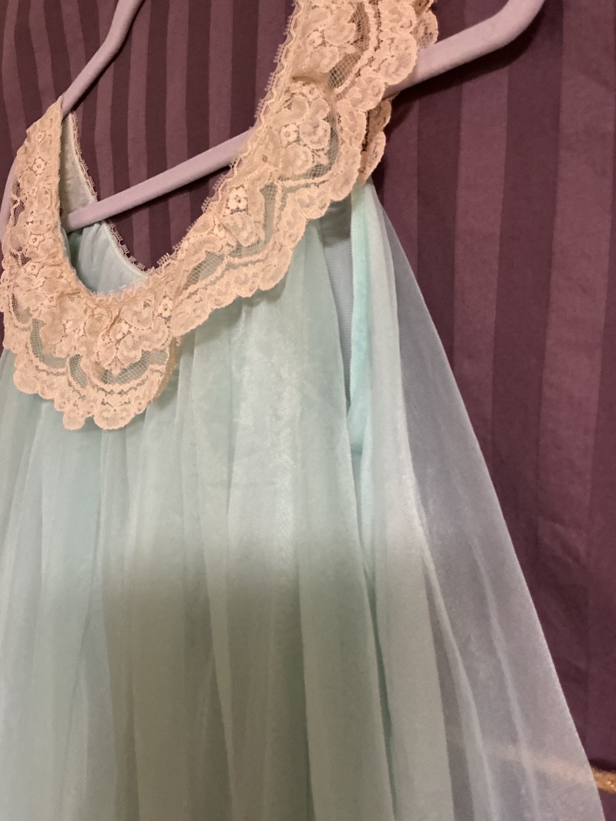 VINTAGE 2 LAYER NYLON SEMI SHHEER NEGLIGEE LACE TRIM SZ. L PALE TEAL