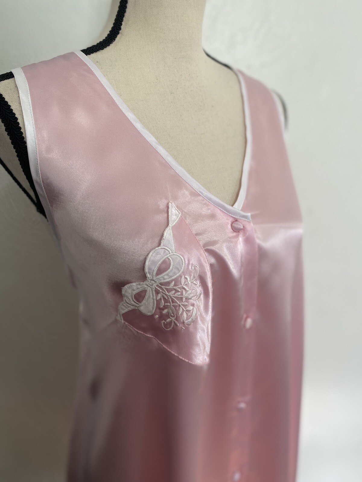 Gilligan O&rsquo;Malley Women’s Pink Satin Silky Nightgown Vintage 90’s Medium