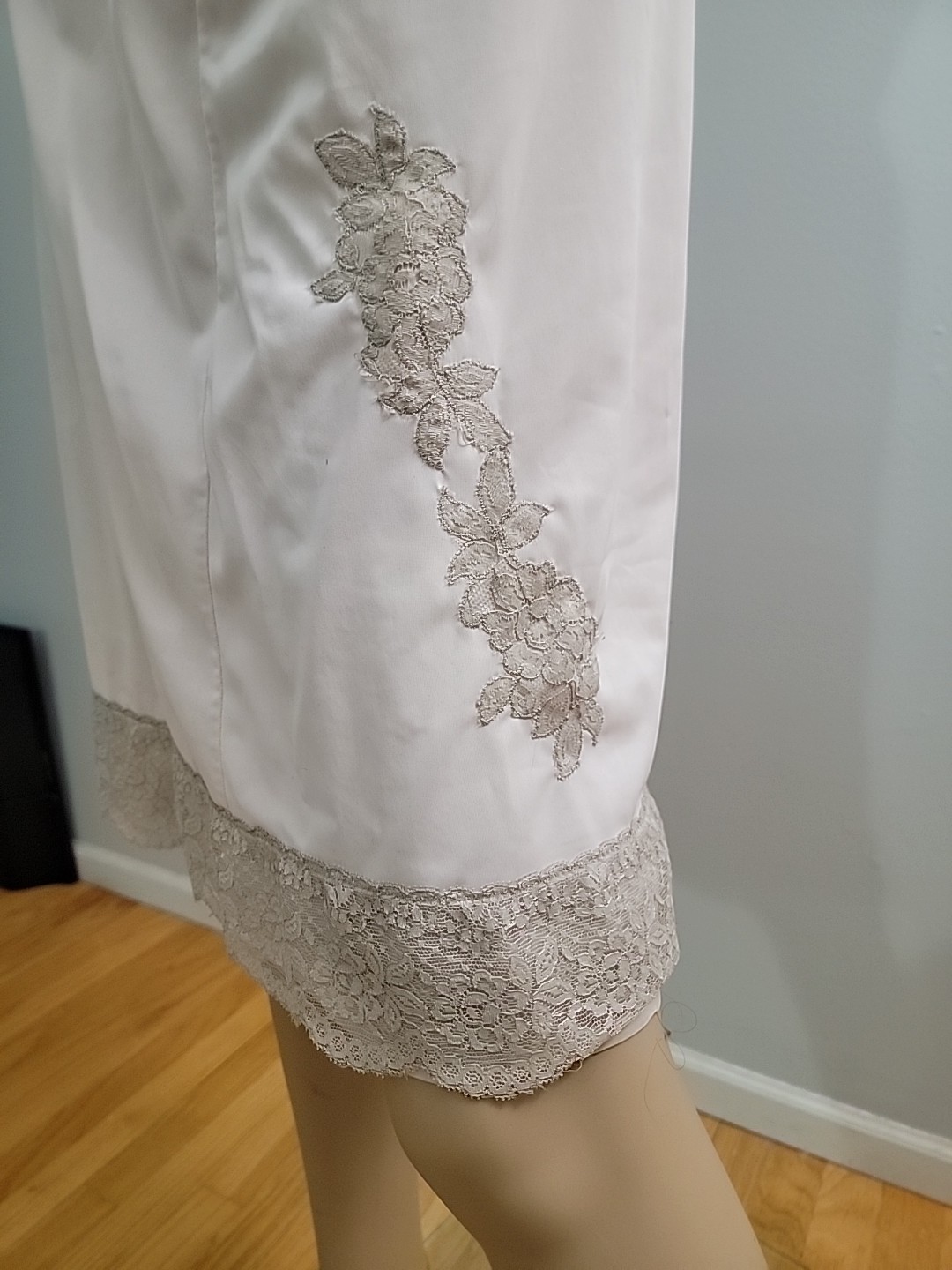 Vintage Charmode All Nylon Pink Half Slip Gray Lace Detail Size Medium