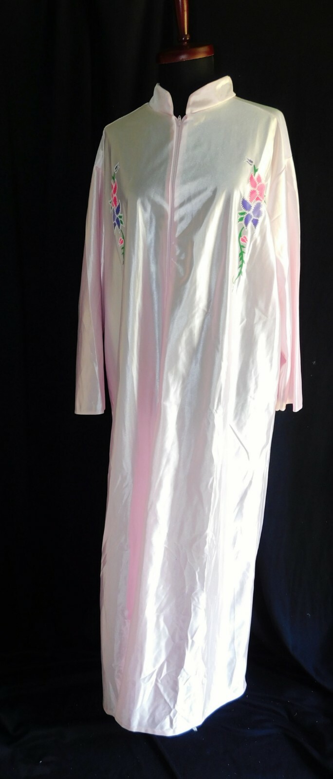 Silky Slick Exclusively Yours zip up polyester robe, 1X, pink w/painted flowers