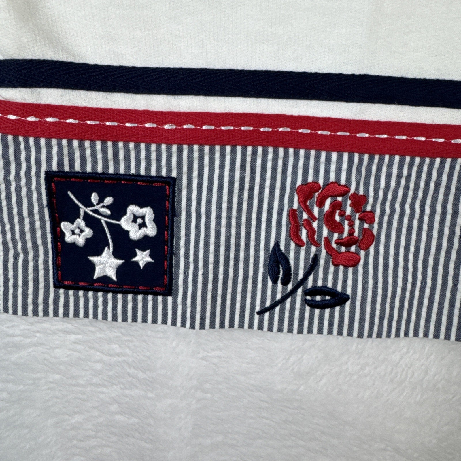 1990s Koret Poly-Cotton Short Sleeve Red White Blue Embroidery Short Sleeve Medu
