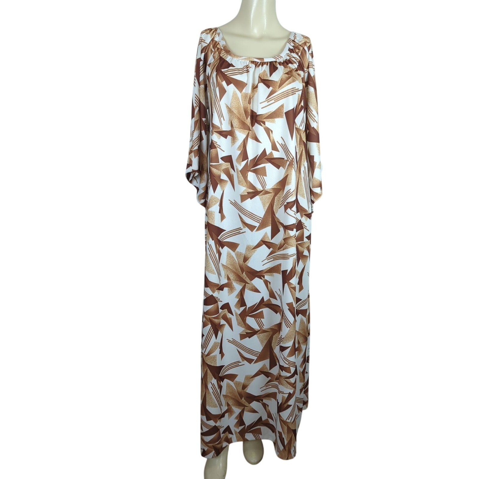 Vintage bat sleeve brown white geometric Comfy pockets oversized Muumuu dress S