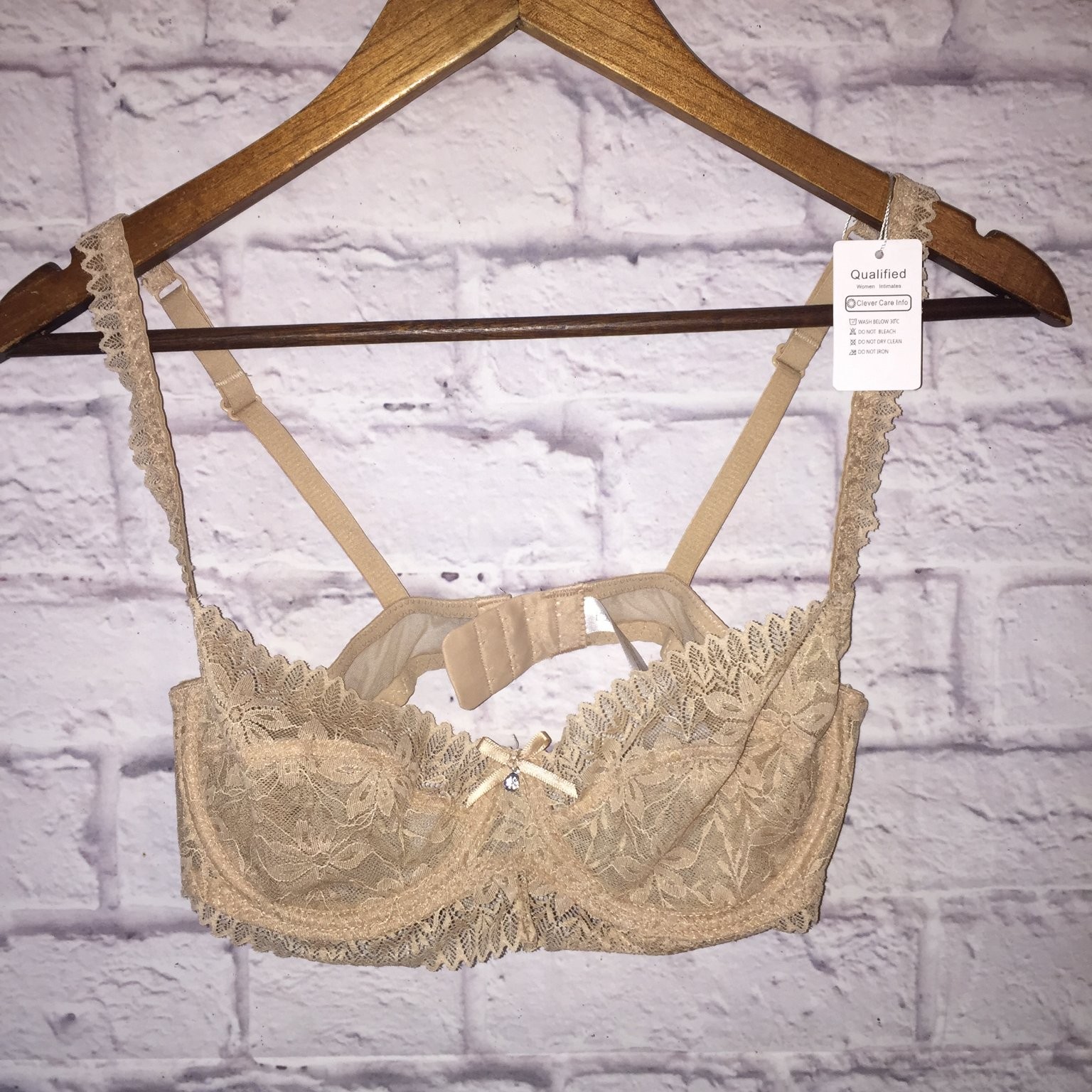 FallSweet Bra 34C Nude Lace Underwire Adjustable Straps Lingerie