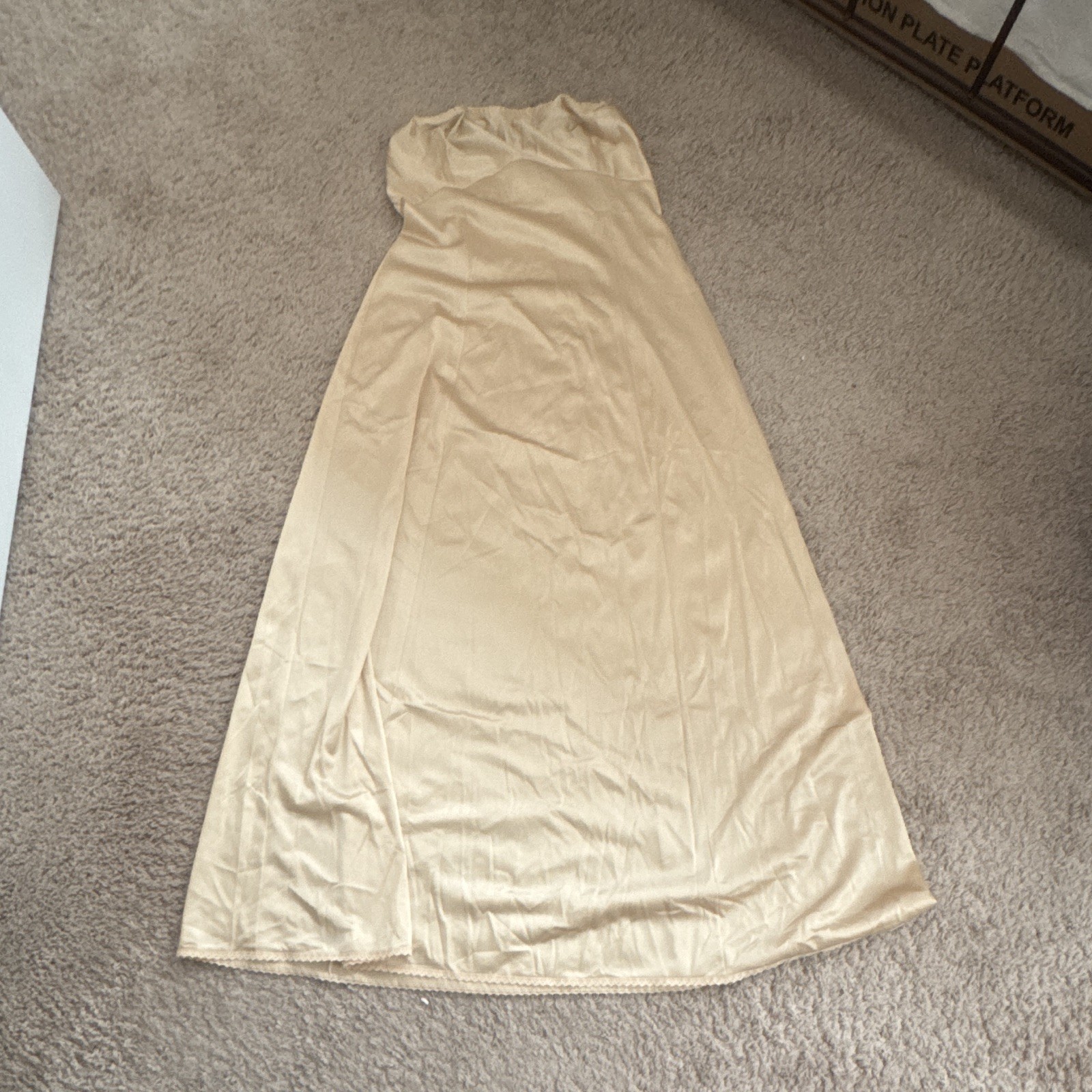 Vanity Fair Beige Nylon Full Slip Lingerie, Regular Size Type, 34 LL